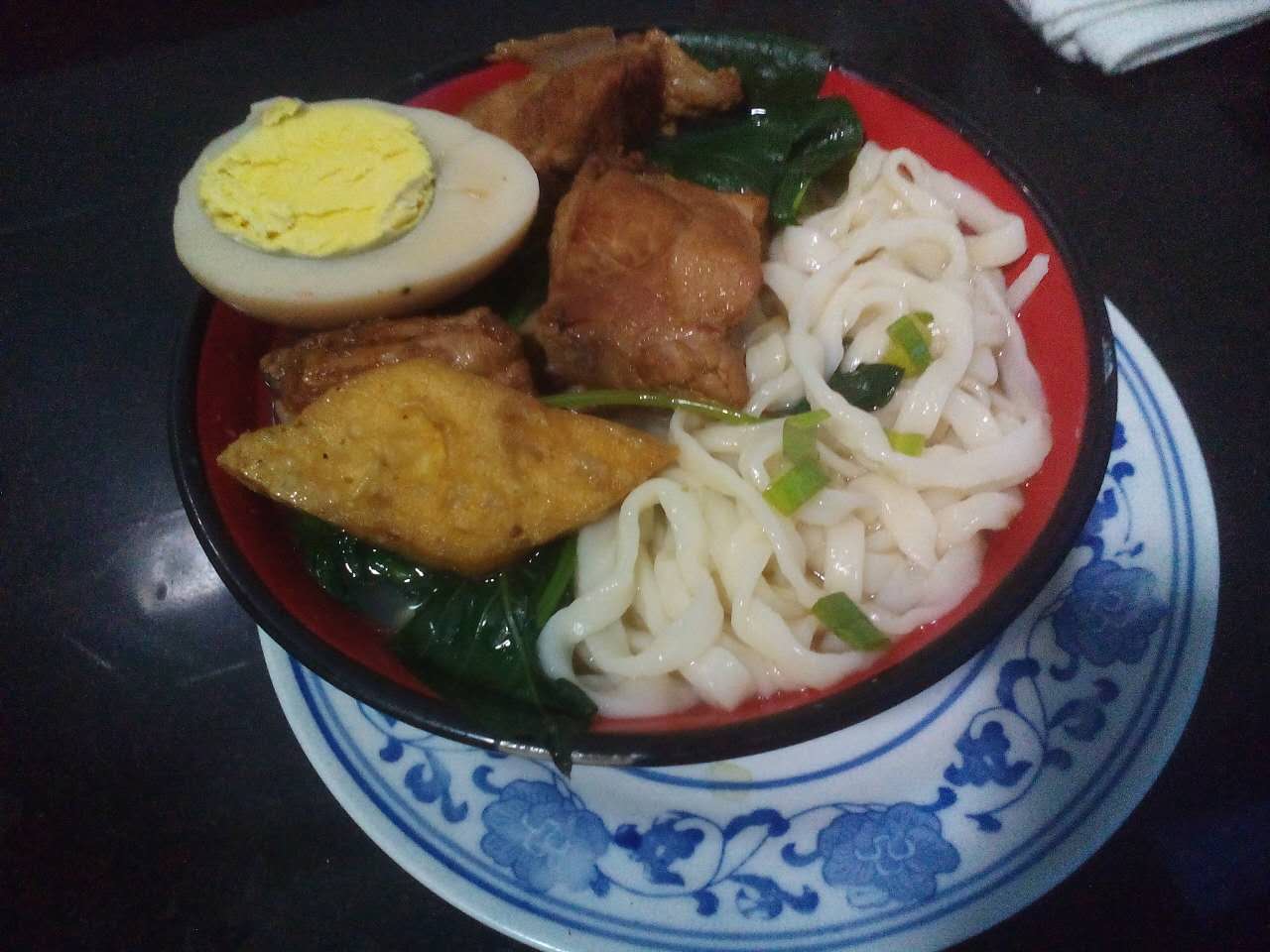 中午的长寿面