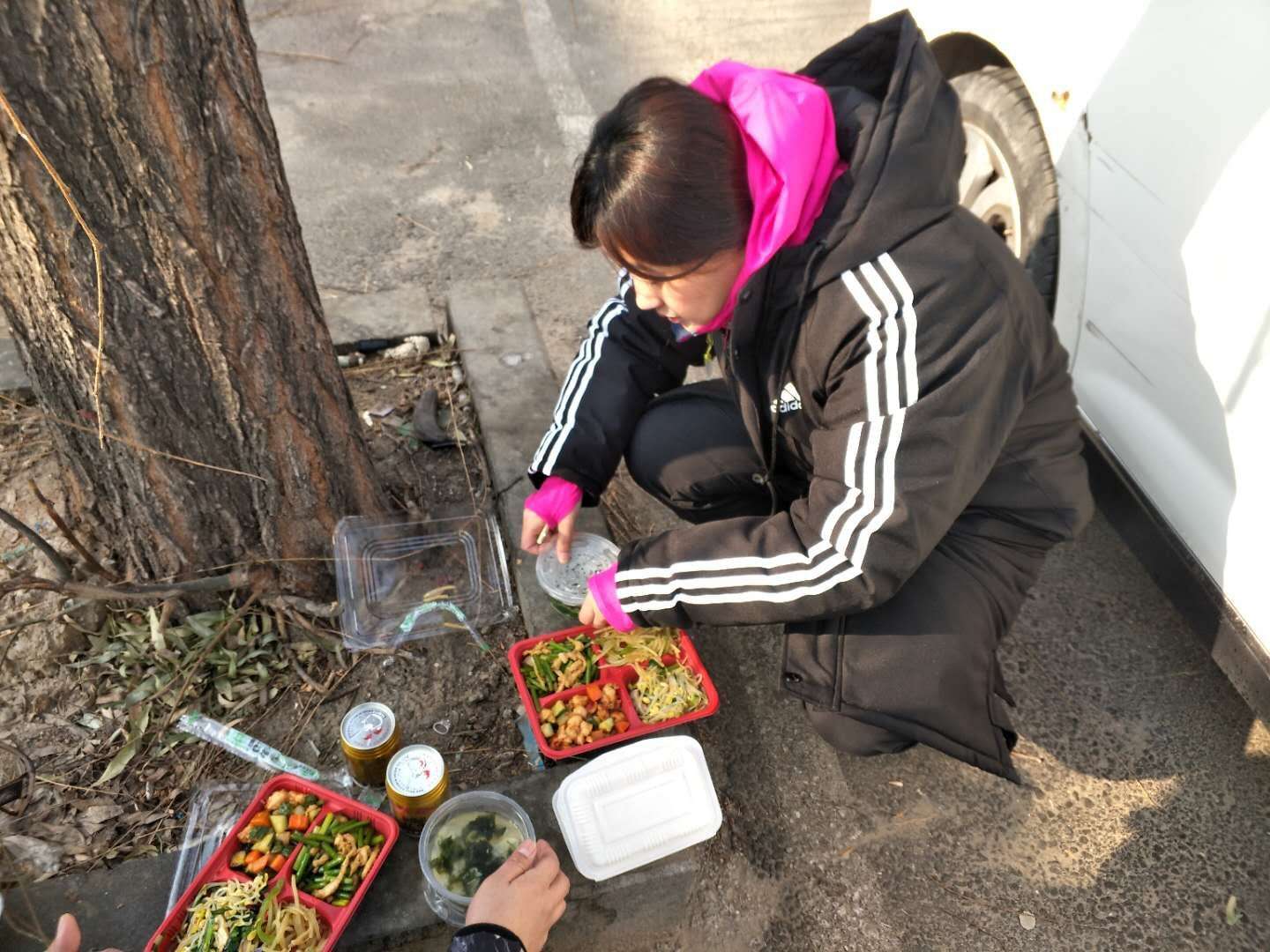 D1剧组盒饭.jpg